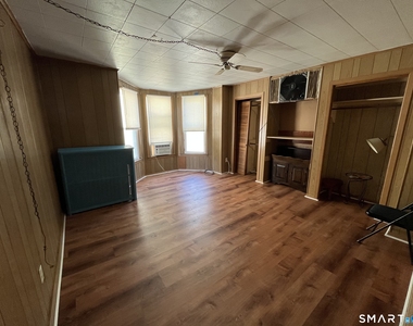 166 College Street - Photo Thumbnail 10