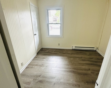 6 East Walnut Street - Photo Thumbnail 2