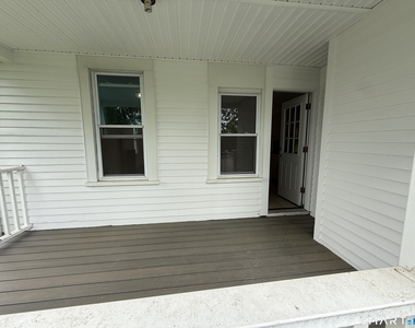 131 Eastern Drive - Photo Thumbnail 8