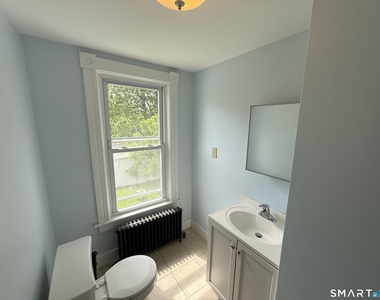 131 Eastern Drive - Photo Thumbnail 5