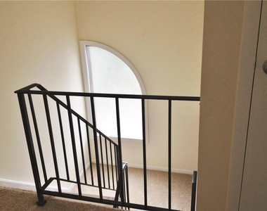 60 Lawn Avenue - Photo Thumbnail 13