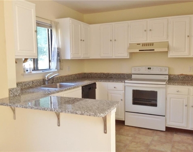 60 Lawn Avenue - Photo Thumbnail 2