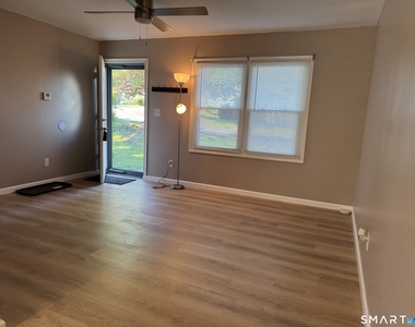 5 Webster Drive - Photo Thumbnail 3