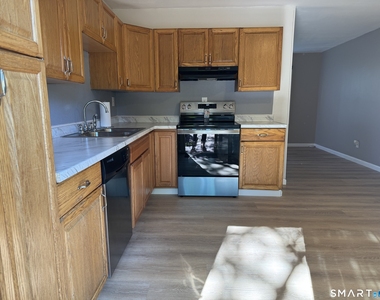 5 Webster Drive - Photo Thumbnail 6