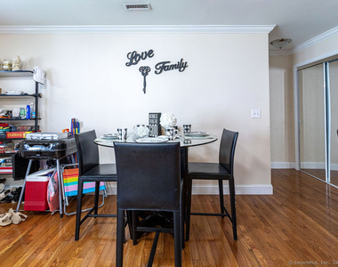 309 Ely Avenue - Photo Thumbnail 4
