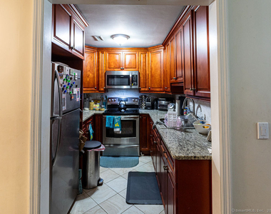309 Ely Avenue - Photo Thumbnail 7
