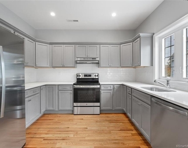 232 Columbus Avenue - Photo Thumbnail 2