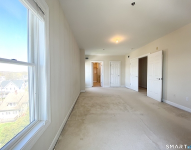 343 Beach Street - Photo Thumbnail 19