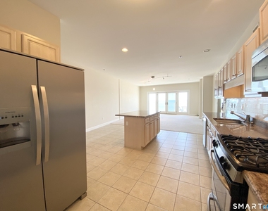 343 Beach Street - Photo Thumbnail 12