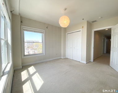 343 Beach Street - Photo Thumbnail 24