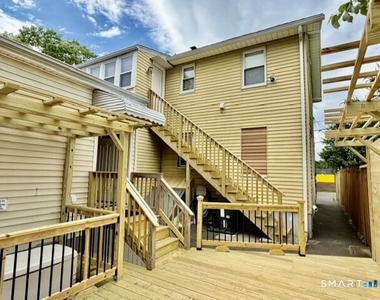 10 Wells Avenue - Photo Thumbnail 19
