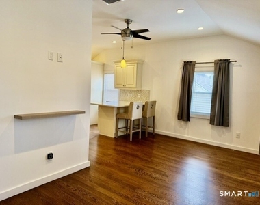 10 Wells Avenue - Photo Thumbnail 5