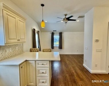 10 Wells Avenue - Photo Thumbnail 6
