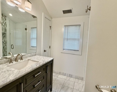 10 Wells Avenue - Photo Thumbnail 14