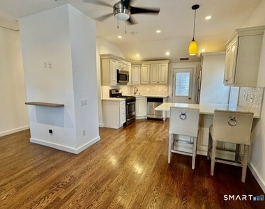 10 Wells Avenue - Photo Thumbnail 9