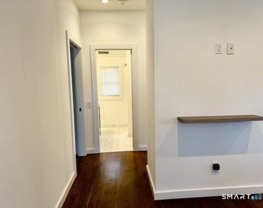 10 Wells Avenue - Photo Thumbnail 13