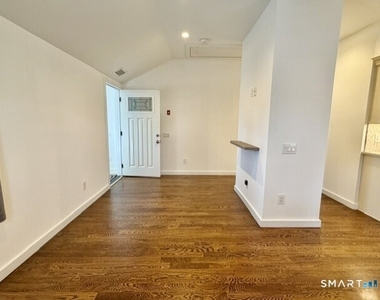 10 Wells Avenue - Photo Thumbnail 4
