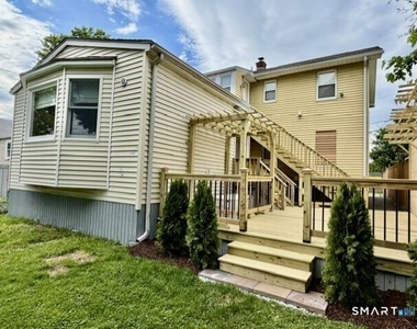 10 Wells Avenue - Photo Thumbnail 23