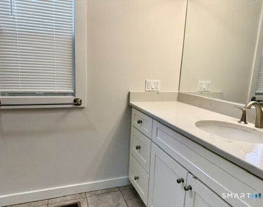 10 Wells Avenue - Photo Thumbnail 11