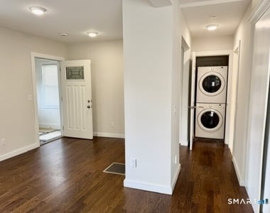 10 Wells Avenue - Photo Thumbnail 7