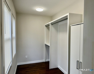 10 Wells Avenue - Photo Thumbnail 14