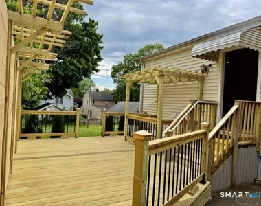 10 Wells Avenue - Photo Thumbnail 20