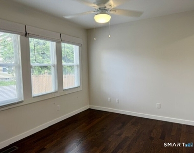 10 Wells Avenue - Photo Thumbnail 17