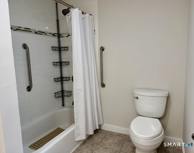 10 Wells Avenue - Photo Thumbnail 12
