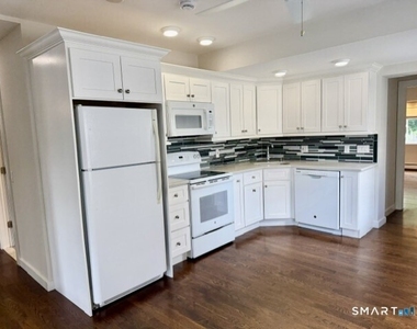 10 Wells Avenue - Photo Thumbnail 2