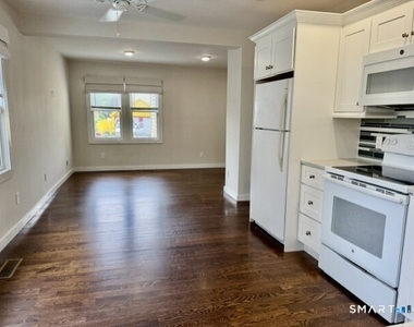 10 Wells Avenue - Photo Thumbnail 4