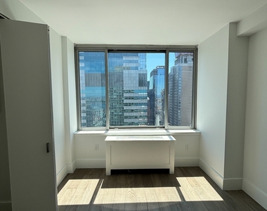 West 47th Street | Theater District - Photo Thumbnail 2