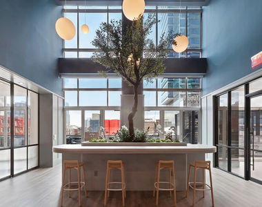 West 47th Street | Theater District - Photo Thumbnail 16