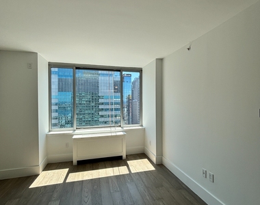 West 47th Street | Theater District - Photo Thumbnail 5