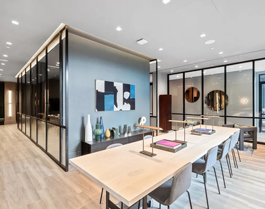 West 47th Street | Theater District - Photo Thumbnail 15