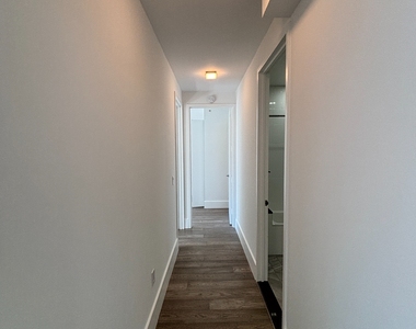 West 47th Street | Theater District - Photo Thumbnail 6