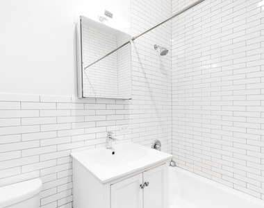 135 William Street - Photo Thumbnail 7