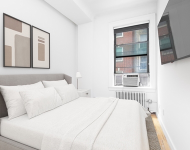 135 William Street - Photo Thumbnail 4