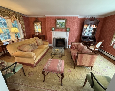 506 Roslyn Place - Photo Thumbnail 10