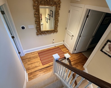 506 Roslyn Place - Photo Thumbnail 24