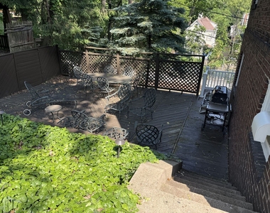 506 Roslyn Place - Photo Thumbnail 38