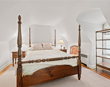 506 Roslyn Place - Photo Thumbnail 24