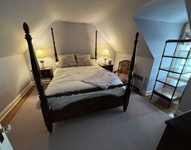 506 Roslyn Place - Photo Thumbnail 34