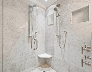 506 Roslyn Place - Photo Thumbnail 19