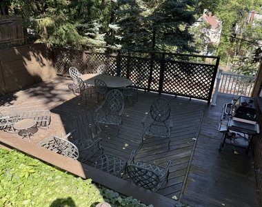 506 Roslyn Place - Photo Thumbnail 39