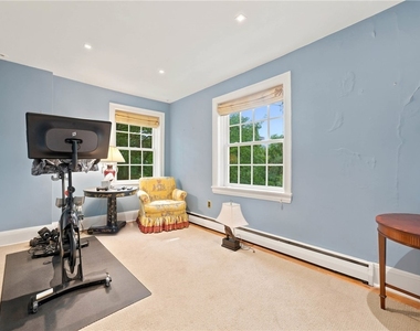 506 Roslyn Place - Photo Thumbnail 15