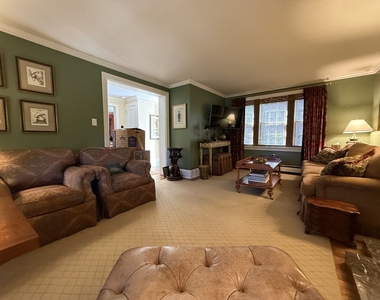 506 Roslyn Place - Photo Thumbnail 9