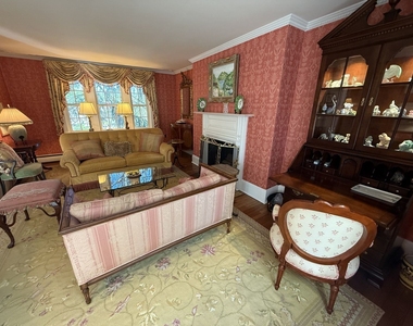 506 Roslyn Place - Photo Thumbnail 11