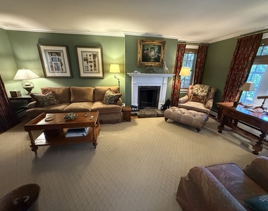 506 Roslyn Place - Photo Thumbnail 7