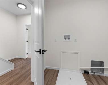 902 Morrison St - Photo Thumbnail 20