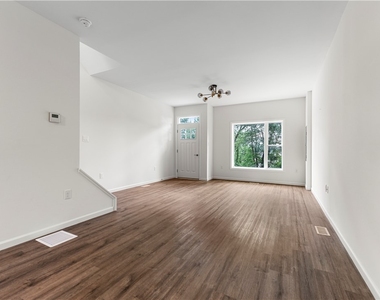 902 Morrison St - Photo Thumbnail 9
